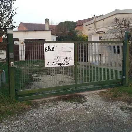 All'aeroporto 3* Curtatone
